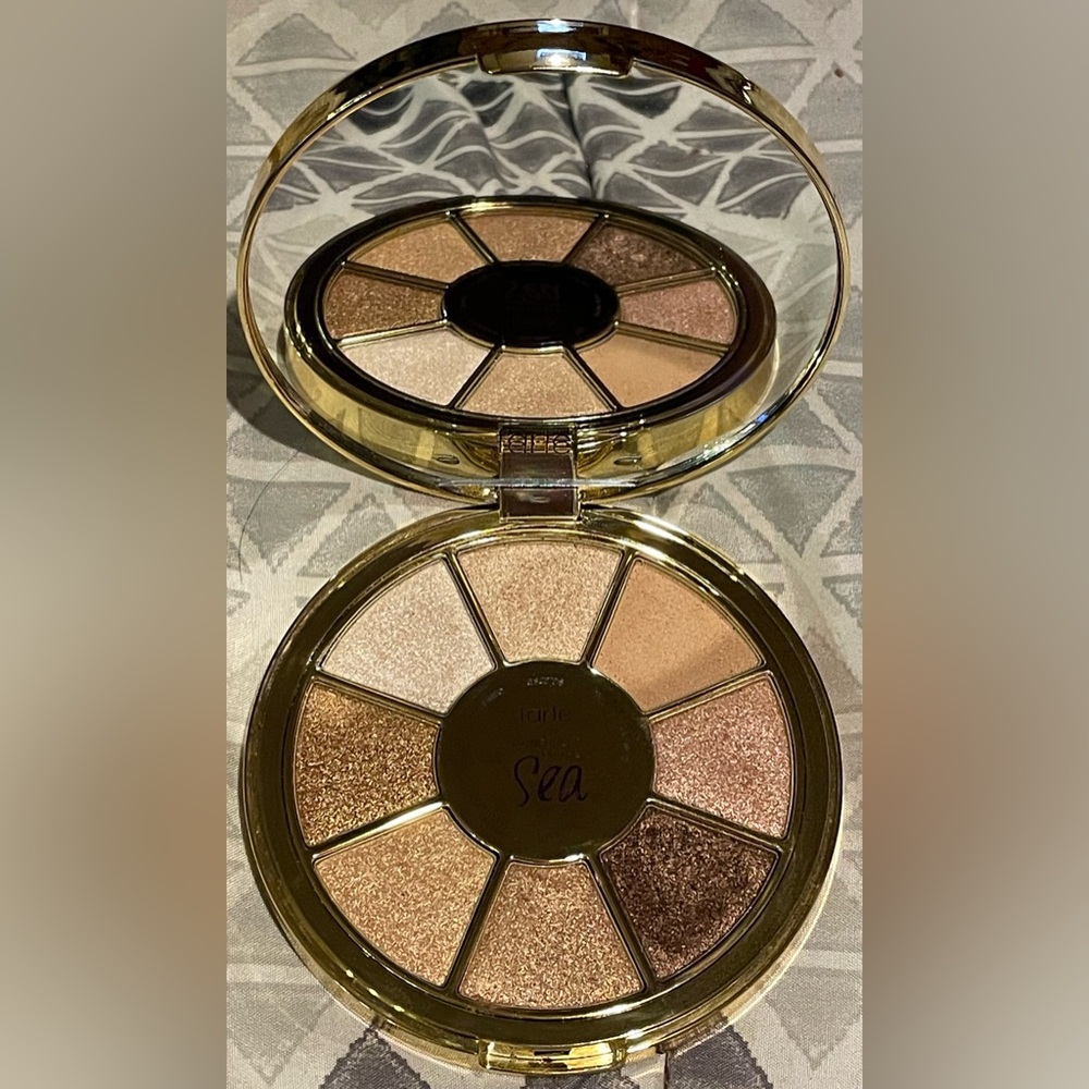 TART - Limited Edition Eyeshadow Pallete -       Rainforest of the sea VOL III